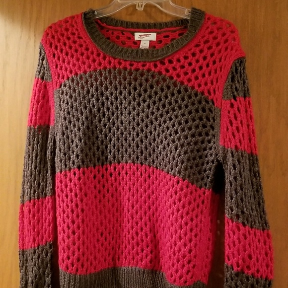 Sweaters - Picture 2 of 4